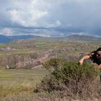 raccolta-piante-tintoree-sulle-ande